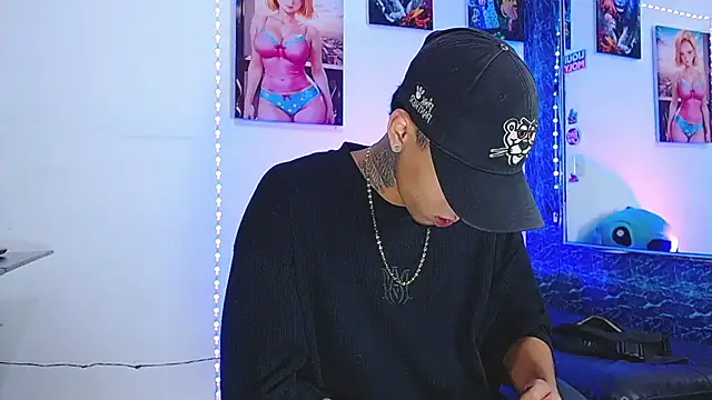 Liam lee online show from November 10, 11:31 pm