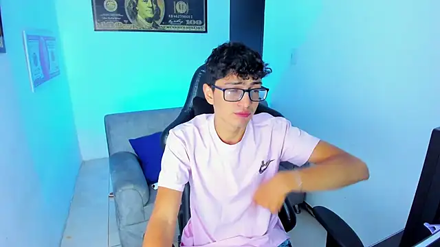 TylerWhite  online show from February 9, 2:49 am