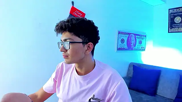 TylerWhite  online show from December 5, 2:53 am