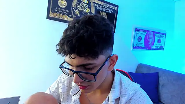 TylerWhite  online show from December 31, 3:01 am