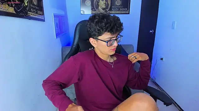 TylerWhite  online show from March 7, 2:57 am