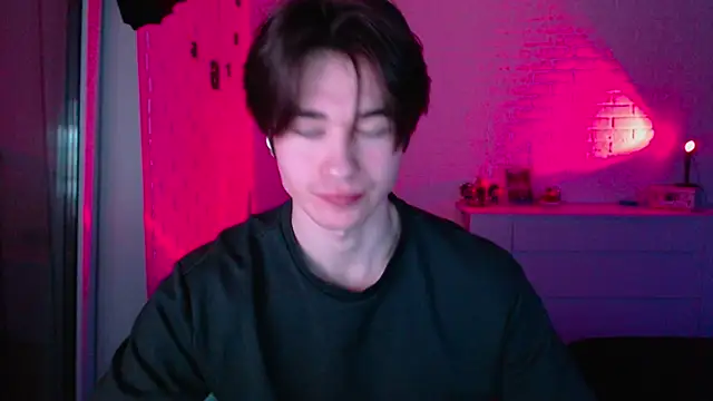 MarkusDean online show from April 4, 6:49 pm