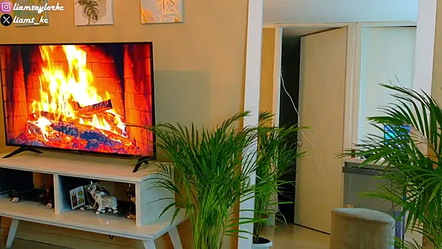 Snapshot of Liam_Taylor chatting on September 30, 3:56 am Liam Taylor online show from September 30, 3:56 am