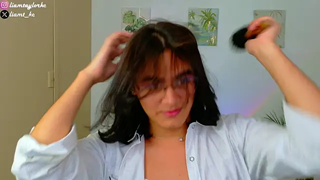 Liam Taylor online show from December 3, 10:16 pm