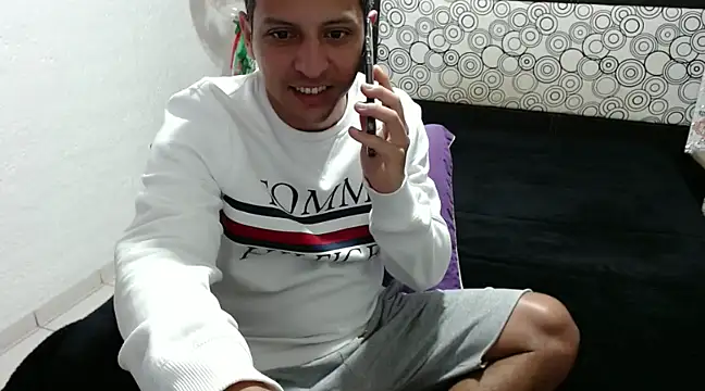 Snapshot of Bamban1419_ chatting on February 4, 12:11 pm Bamban1419  online show from February 4, 12:11 pm