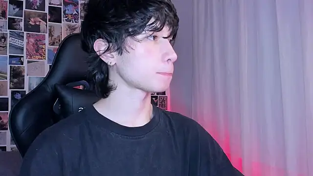 liamelf online show from February 25, 5:19 am