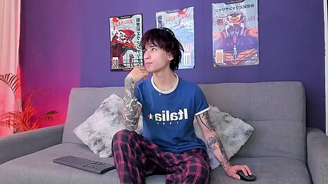 liamelf online show from November 30, 6:37 am