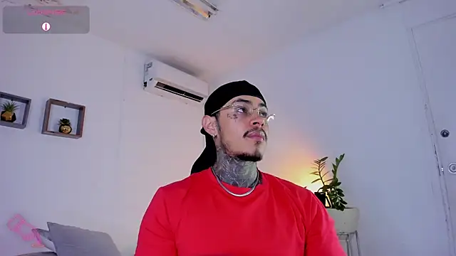 JordanSmiith  online show from February 19, 8:41 pm