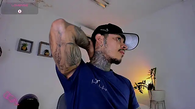 JordanSmiith  online show from February 18, 8:15 pm