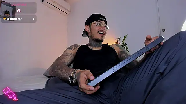 JordanSmiith  online show from February 20, 8:47 pm