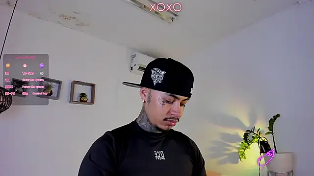 JordanSmiith  online show from January 28, 9:40 pm