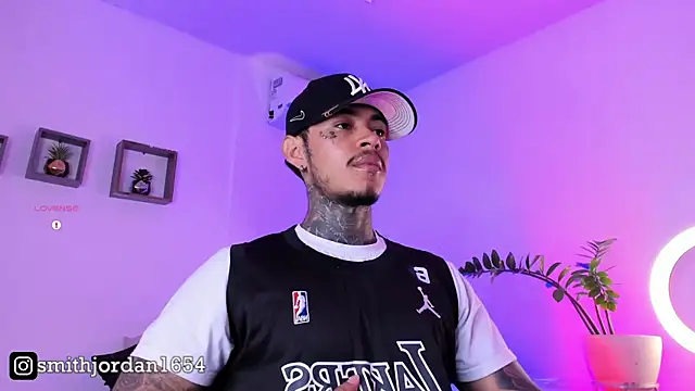 JordanSmiith  online show from December 4, 10:30 pm