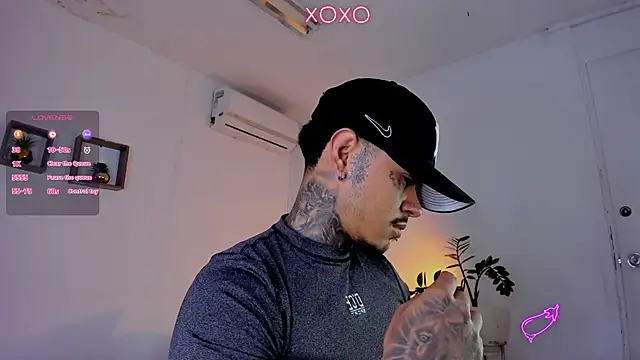 JordanSmiith  online show from February 5, 8:14 pm