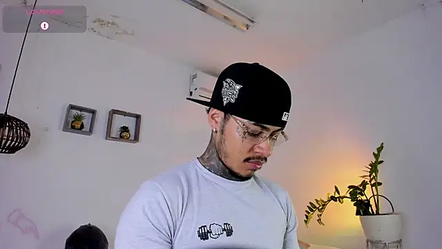 JordanSmiith  online show from February 23, 2:54 pm