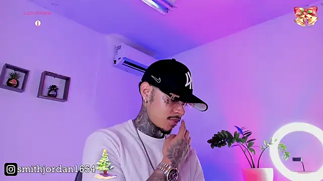 JordanSmiith  online show from December 14, 9:35 pm