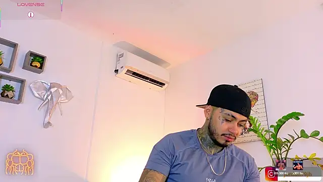 JordanSmiith  online show from July 8, 10:58 pm