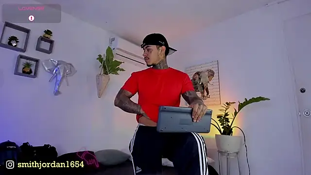 JordanSmiith  online show from March 18, 8:26 pm