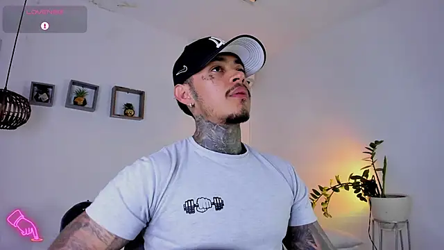 JordanSmiith  online show from February 13, 8:24 pm