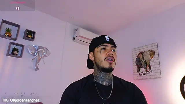 JordanSmiith  online show from January 7, 8:47 pm