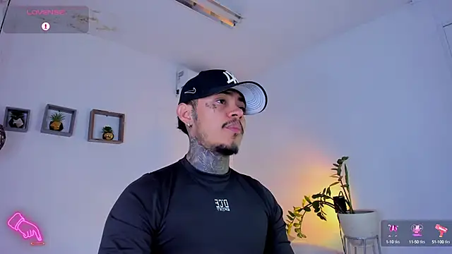 JordanSmiith  online show from February 15, 8:12 pm