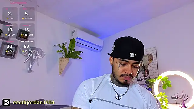 JordanSmiith  online show from October 11, 9:30 pm