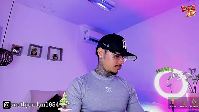 JordanSmiith  online show from January 3, 9:57 pm