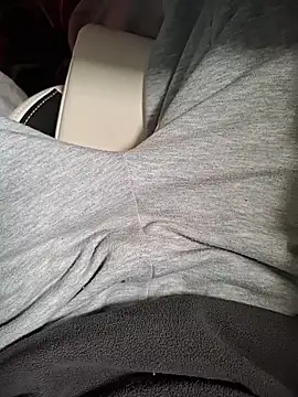 FreezingTie850 online show from March 25, 2:54 pm