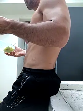 sebasxx97 online show from April 13, 9:48 pm