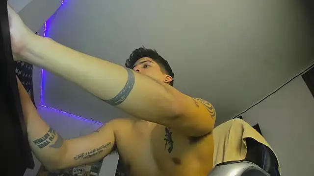 charlie hotxxx online show from January 6, 1:20 am