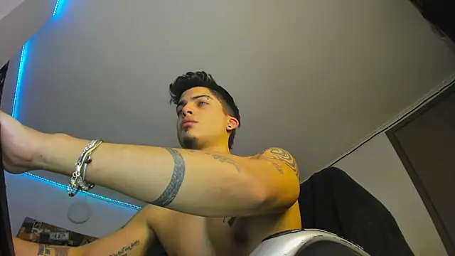 charlie hotxxx online show from February 8, 4:57 am