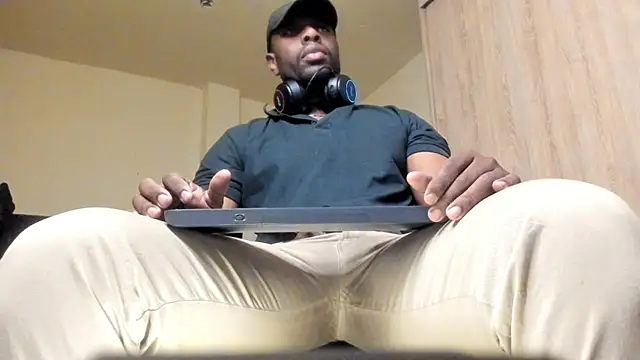 thomas santtos1 online show from August 8, 3:08 pm