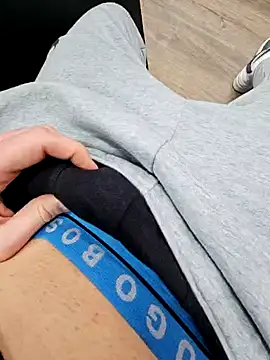 Snapshot of thesmiledoc chatting on March 22, 2:03 pm thesmiledoc online show from March 22, 2:03 pm