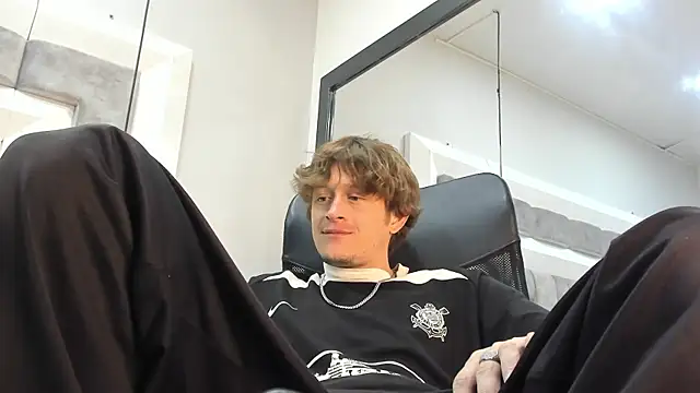 Snapshot of AnthonyAlso chatting on October 10, 8:35 pm AnthonyAlso online show from October 10, 8:35 pm