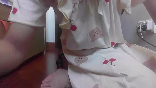 slut cheese online show from October 18, 6:18 am