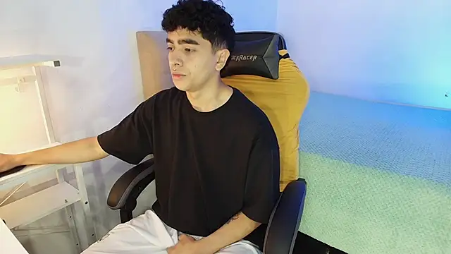 Snapshot of _nickconnor01 chatting on October 12, 8:36 pm  nickconnor01 online show from October 12, 8:36 pm