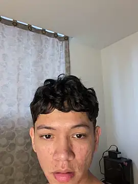 JulianRose 1 online show from April 3, 9:11 pm