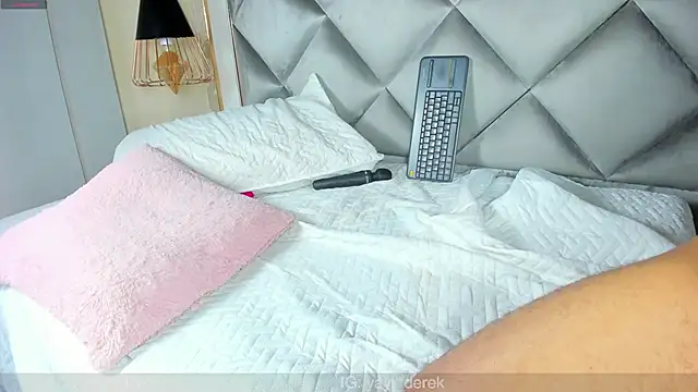 Snapshot of yayi_derek chatting on February 17, 5:32 pm yayi derek online show from February 17, 5:32 pm