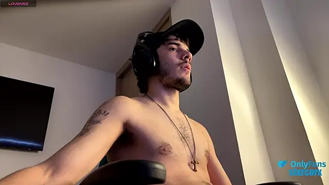 Snapshot of ilytheo chatting on October 13, 7:20 pm ilytheo online show from October 13, 7:20 pm