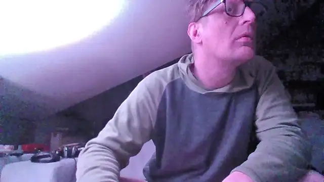 Snapshot of Bigthroaterboy chatting on October 26, 5:04 pm Bigthroaterboy online show from October 26, 5:04 pm