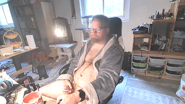 MagnusCockus online show from June 18, 1:16 pm