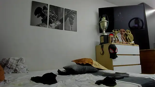 Malkongarcia online show from March 14, 10:50 pm