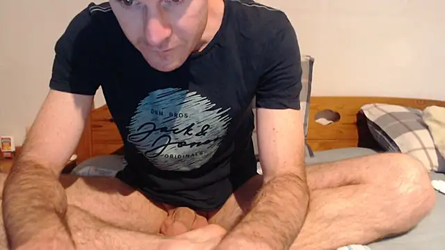 Snapshot of geree84 chatting on January 22, 3:07 pm geree84 online show from January 22, 3:07 pm