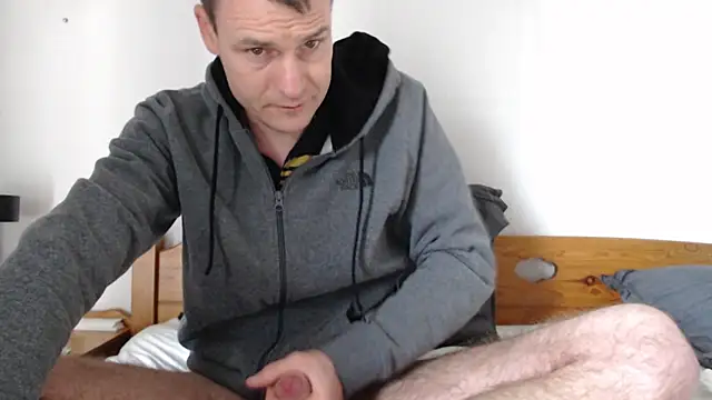 Snapshot of geree84 chatting on March 13, 1:40 pm geree84 online show from March 13, 1:40 pm