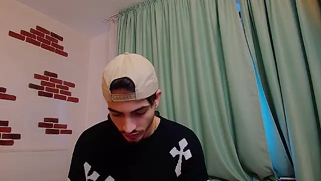 BrandonTate online show from December 11, 1:22 pm