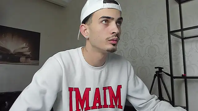 BrandonTate online show from December 18, 12:18 pm