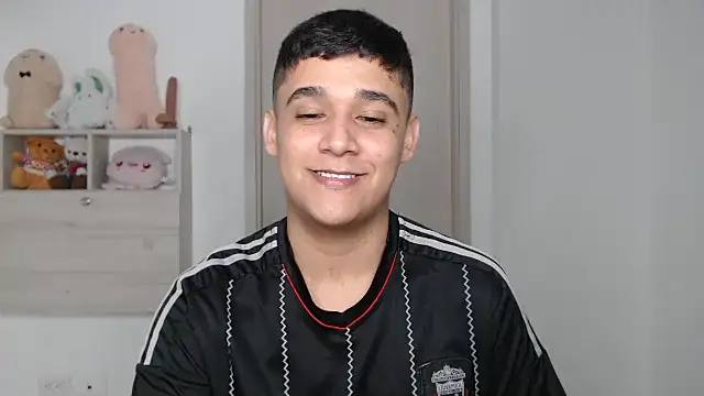 kaiine190 online show from December 23, 10:35 am