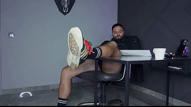 Snapshot of mattmasterss chatting on September 13, 12:55 am mattmasterss online show from September 13, 12:55 am