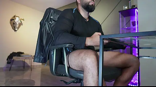 Snapshot of mattmasterss chatting on September 9, 12:43 am mattmasterss online show from September 9, 12:43 am