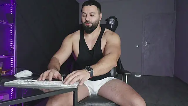 mattmasterss online show from January 19, 11:45 am