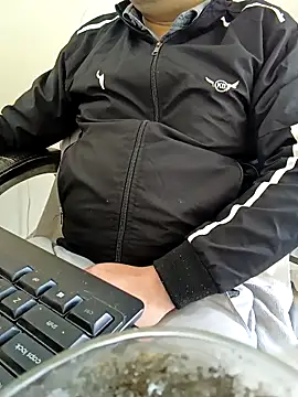 Snapshot of Hot-man39 chatting on February 22, 6:28 am Hot-man39 online show from February 22, 6:28 am